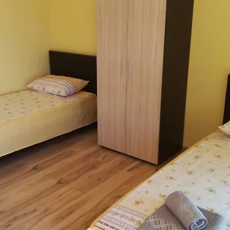 Apartment Апартамент Рай